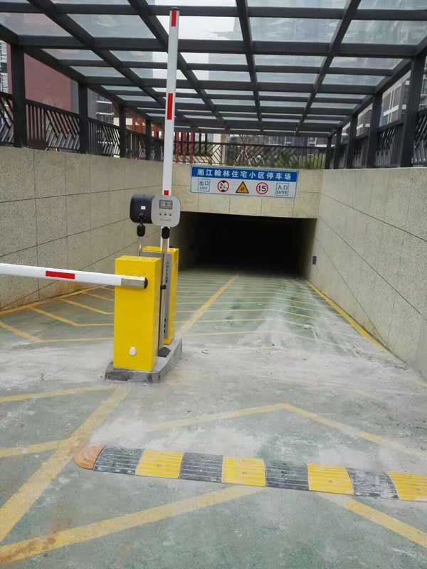 喜迎衡陽(yáng)出安智能道閘進(jìn)駐衡陽(yáng)湘江瀚林小區(qū)