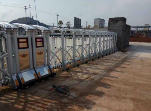 茂名合富花園伸縮門(mén)案例 - 中出網(wǎng)-智能出入口與停車(chē)充電門(mén)戶