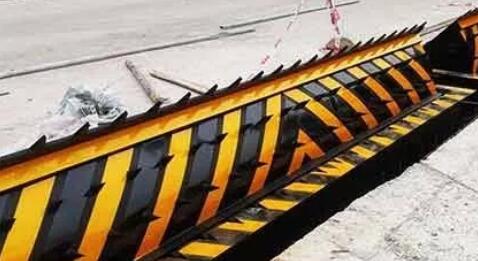 突發(fā)情況下 蘭州警用破胎器如何實現緊急停止