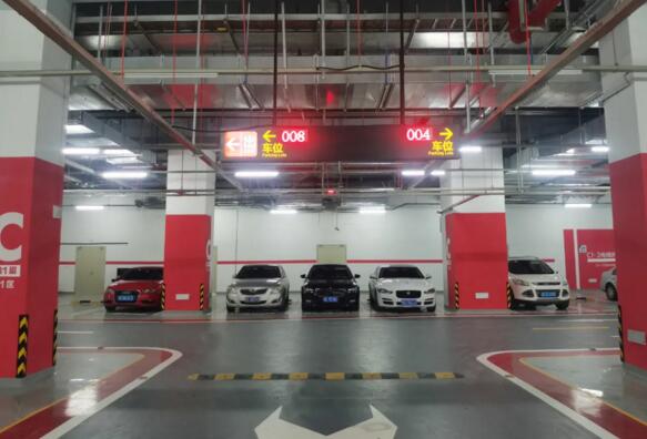 地下三層共2600+個(gè)車位，如何快速找到停車位？