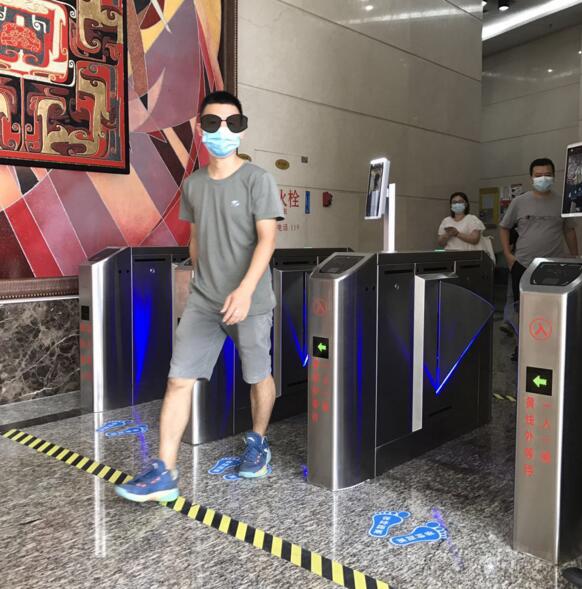 智慧擺閘3405B，員工“刷臉”一秒通行