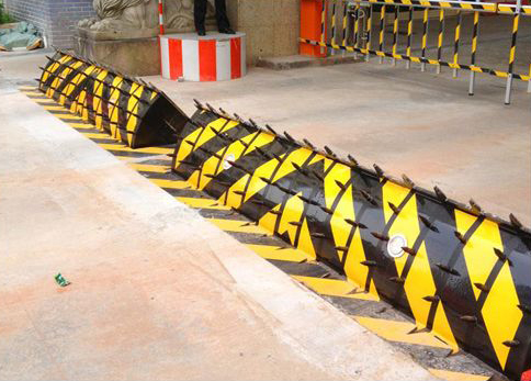 路障機(jī) - 中出網(wǎng)-智能出入口與停車充電門戶