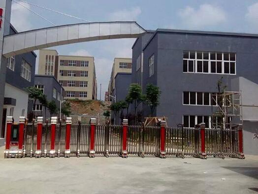 湖州出安智能電動伸縮門成為湖州楓葉國際學校的守門神