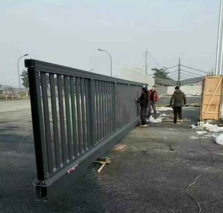 棗莊市體育館懸浮平移門(mén)案例 - 中出網(wǎng)-智能出入口與停車(chē)充電門(mén)戶