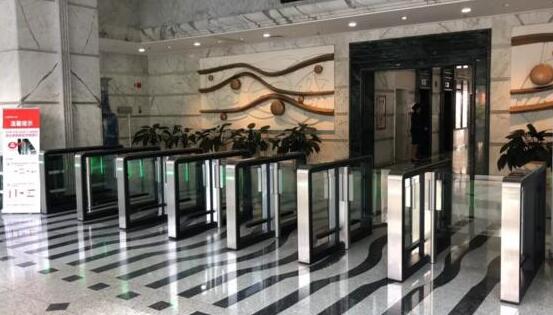 忠于全能！富士智能明星產(chǎn)品“凌雲(yún)”擺閘入駐深圳水務(wù)集團！