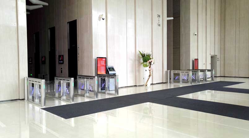 長沙楷林國際大廈通道閘案例 - 中出網(wǎng)-智能出入口與停車充電門戶