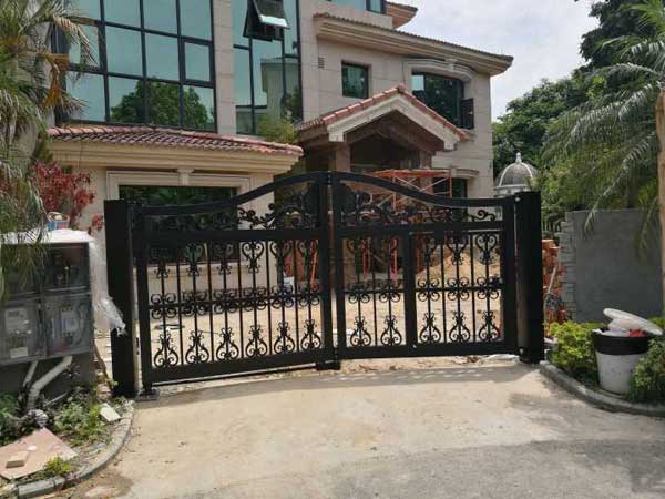 通遼阿利坦?銀河灣懸浮折疊門案例 - 中出網(wǎng)-智能出入口與停車充電門戶