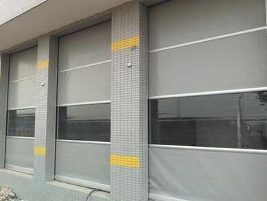 感恩世紀景苑選擇了駐馬店出安智能卷簾門