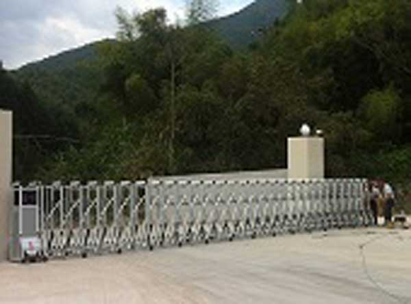 龍巖岅寮嶺監(jiān)測(cè)站電動(dòng)伸縮門案例 - 中出網(wǎng)-智能出入口與停車充電門戶