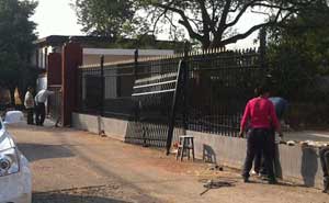 龍巖廟前錳礦公司圍墻護欄案例