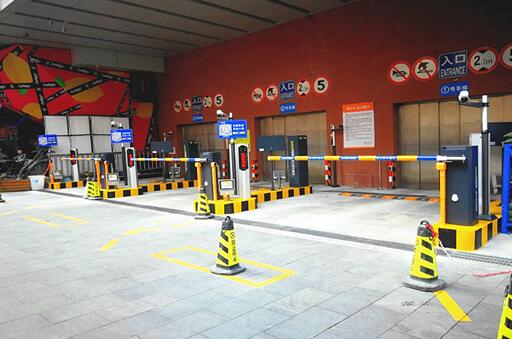 科拓?zé)o人收費停車場