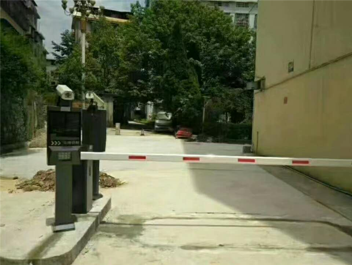 三明碧桂園小區(qū)安裝停車(chē)場(chǎng)系統(tǒng)案例 - 中出網(wǎng)-智能出入口與停車(chē)充電門(mén)戶(hù)