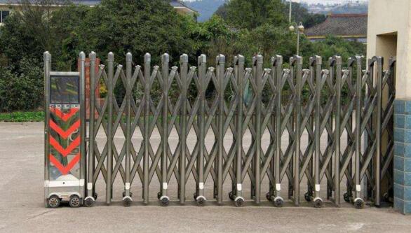 湘潭伸縮門廠家教您如何選購適合自己大門所需的伸縮門呢？