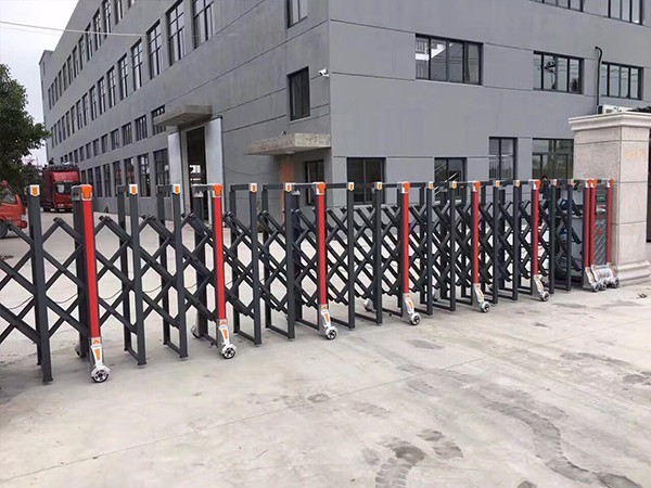 綿陽(yáng)人力資源有限公司電動(dòng)伸縮門案例