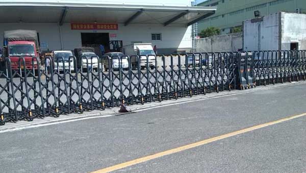 曲靖雙友鋼鐵有限公司電動(dòng)伸縮門(mén)案例 - 中出網(wǎng)-智能出入口與停車充電門(mén)戶