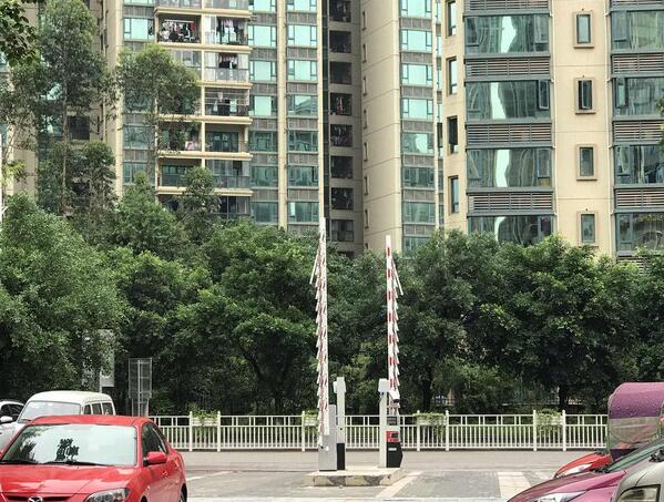 重慶雙福時(shí)代廣場(chǎng)選用道爾恭III一體機(jī)（三進(jìn)三出）