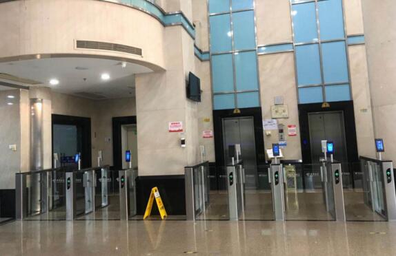 中國電信再選道爾人臉識別一體機