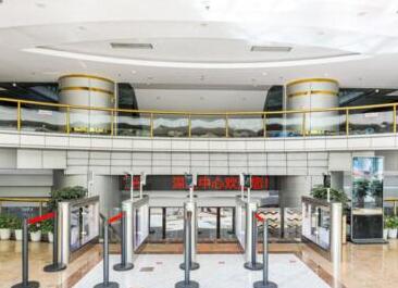 道爾人臉測溫擺閘嚴守深業(yè)中心大廈