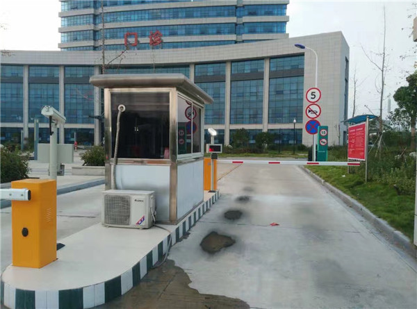 荊州出安智能道閘進駐荊州石首人民醫(yī)院