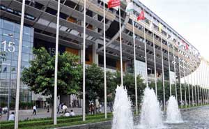 益陽萬達廣場不銹鋼旗桿案例