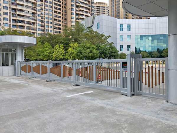 熱烈祝賀瀘州出安智能電動(dòng)伸縮門(mén)進(jìn)駐瀘州學(xué)士山?公園城