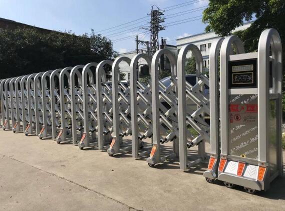 張家口學(xué)院與張家口出安智能伸縮門達成合作協(xié)議