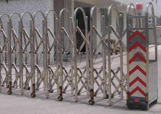 承德出安智能電動伸縮門順利進(jìn)駐承德華慷都山農(nóng)產(chǎn)品集團(tuán)有限公司大門口