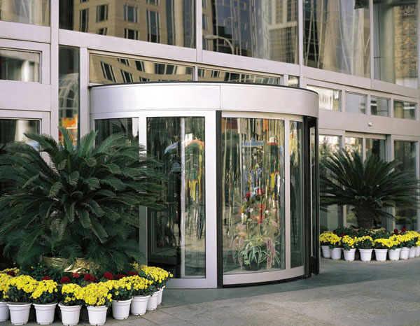 喜迎濮陽出安智能旋轉(zhuǎn)門進(jìn)駐建業(yè)新城