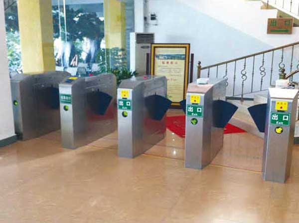 慶賀清遠出安智能通道閘進駐清遠盈盞酒店