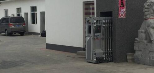 秦皇山水天城選擇秦皇島出安智能電動(dòng)伸縮門(mén)正式投入使用