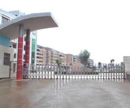 衡水科技工程學(xué)校安裝衡水出安智能電動伸縮門正式投入使用