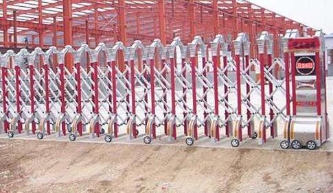 衡水北方中等技術學校大門口的電動伸縮門由衡水出安智能提供