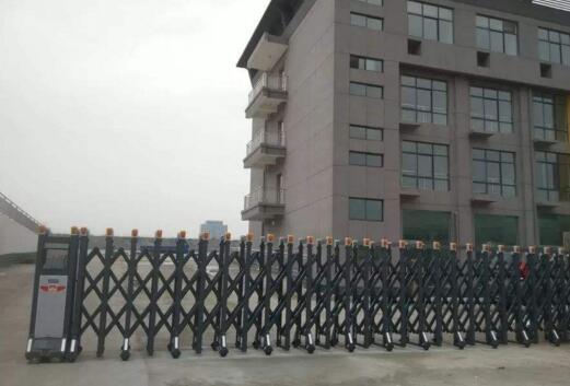 衢州市工程技術學校安裝衢州出安智能電動伸縮門正式投入使用