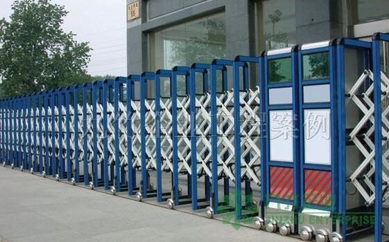 衢州出安智能伸縮門順利進駐衢州市翔宇中等專業(yè)學校大門口