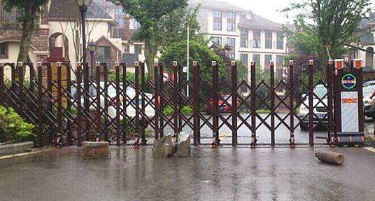 衢州出安智能電動(dòng)伸縮門進(jìn)駐衢州市翔宇中等專業(yè)學(xué)校大門口