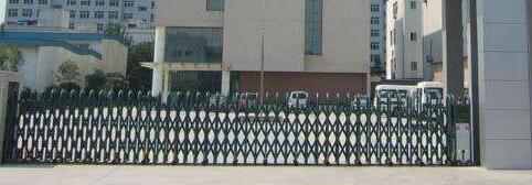 衢州出安智能伸縮門(mén)點(diǎn)綴德信君宸