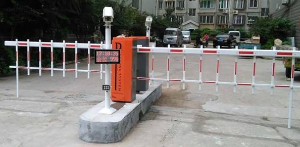 衢州出安智能道閘進駐衢州市白云學(xué)校