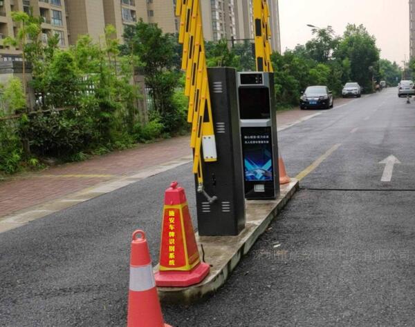 衢州出安智能車牌識別安裝在衢州博悅大酒店停車場