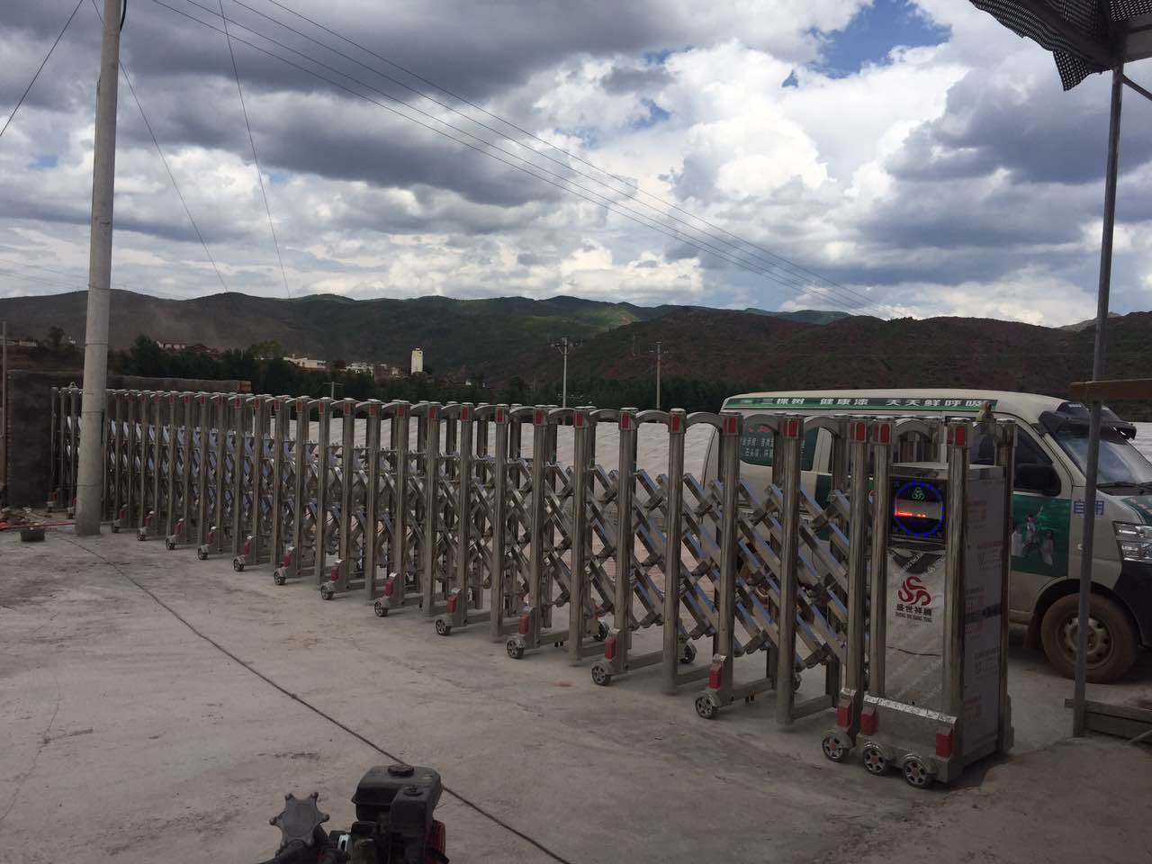 自貢出安智能電動(dòng)伸縮門進(jìn)駐自貢長城裝備技術(shù)有限責(zé)任公司