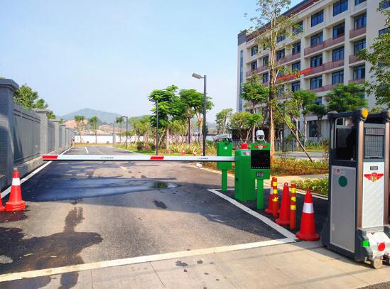 麗水出安智能道閘給五華縣技工學校項目不一樣的體驗