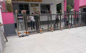 漢中市東塔小學(xué)伸縮門案例