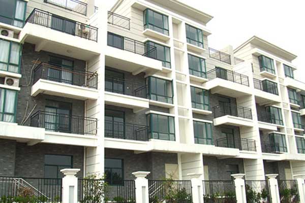 喜迎遼陽出安智能護(hù)欄進(jìn)駐遼陽晟寶龍廣場