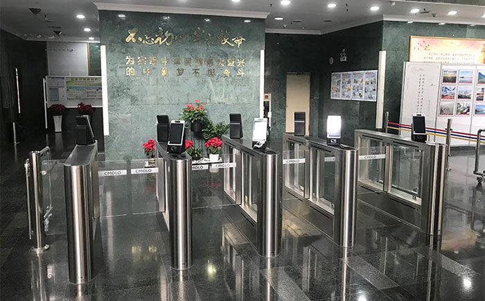 交通運(yùn)輸廳安裝擺閘 - 中出網(wǎng)-智能出入口與停車(chē)充電門(mén)戶