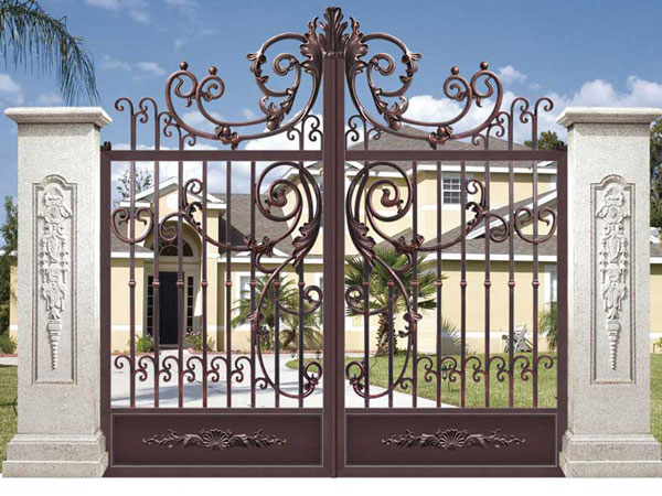 晉城出安智能鋁藝大門在南洋花城的工程驗收