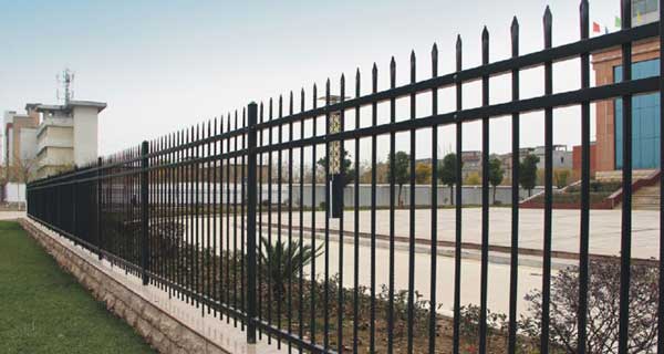 慶賀潮州出安智能圍墻護(hù)欄進(jìn)駐潮州宏天廣場