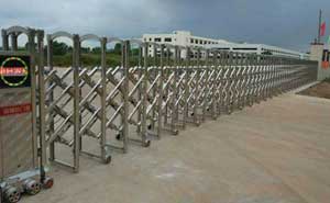 烏蘭察布醫(yī)藥總公司伸縮門(mén)案例