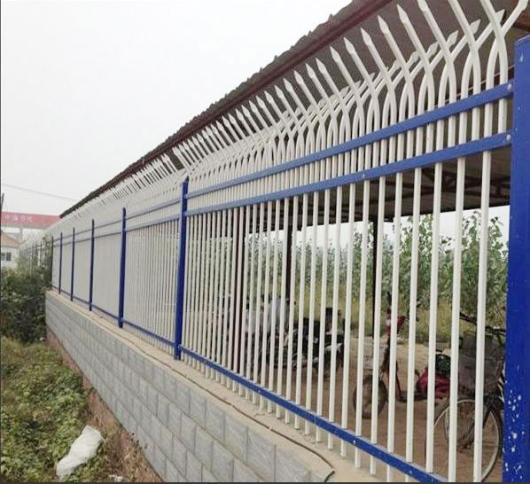 鋅鋼護(hù)欄雙向彎頭型1