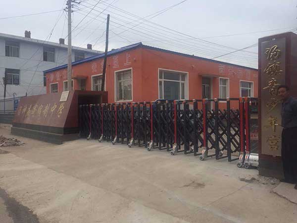 慶賀葫蘆島出安智能伸縮門進(jìn)駐葫蘆島湯神廟寄宿制中學(xué)