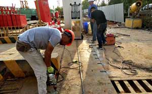 鶴壁南海國(guó)際伸縮門案例