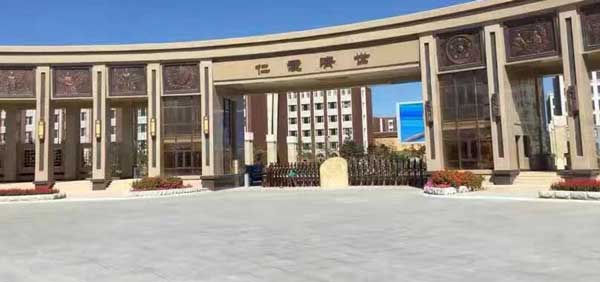 慶賀白城出安智能伸縮門進(jìn)駐白城醫(yī)學(xué)高等?？茖W(xué)院